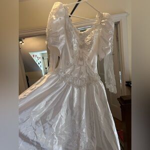 Bonne Fashion Size 10 Best Quality Wedding dress